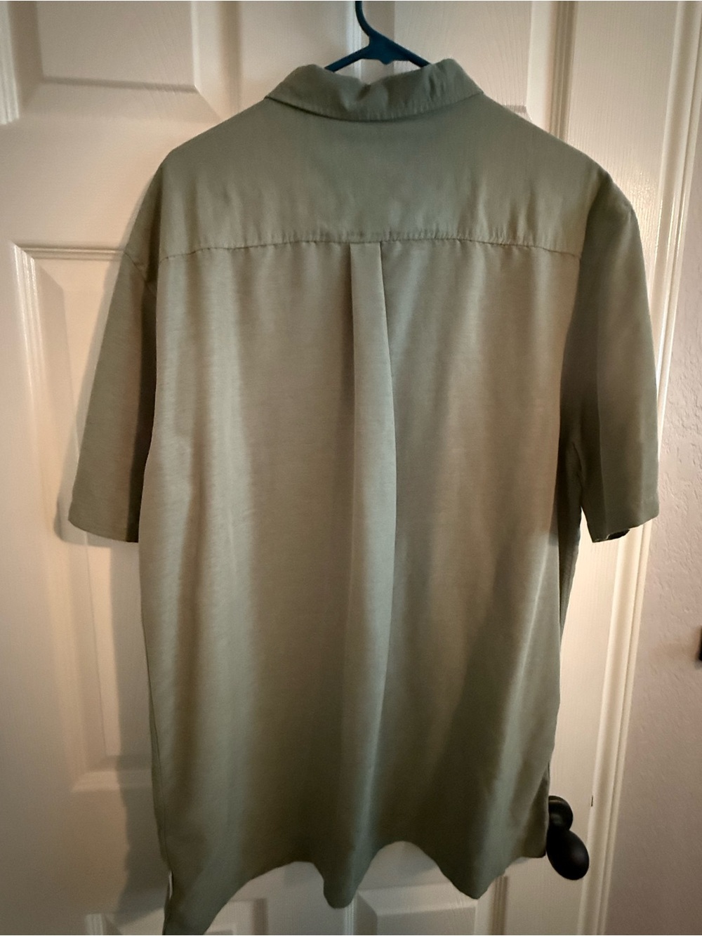 O'Neill Men's Short-Sleeve Button-Down Shirt in Sage Green - Picture 3 of 4